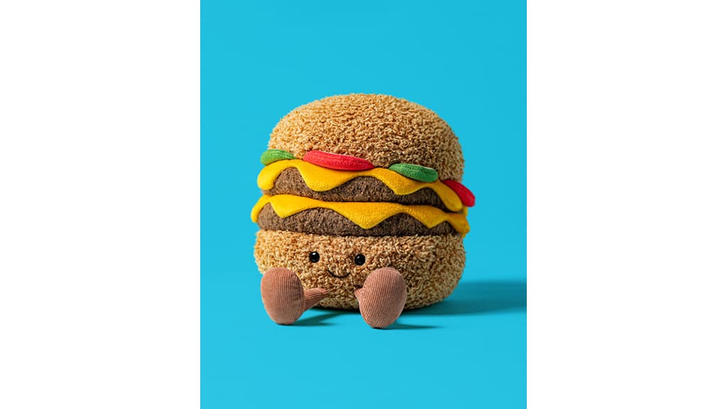 Das Jellycat Diner präsentiert eine neue Plüschfigur mit Speisekarte