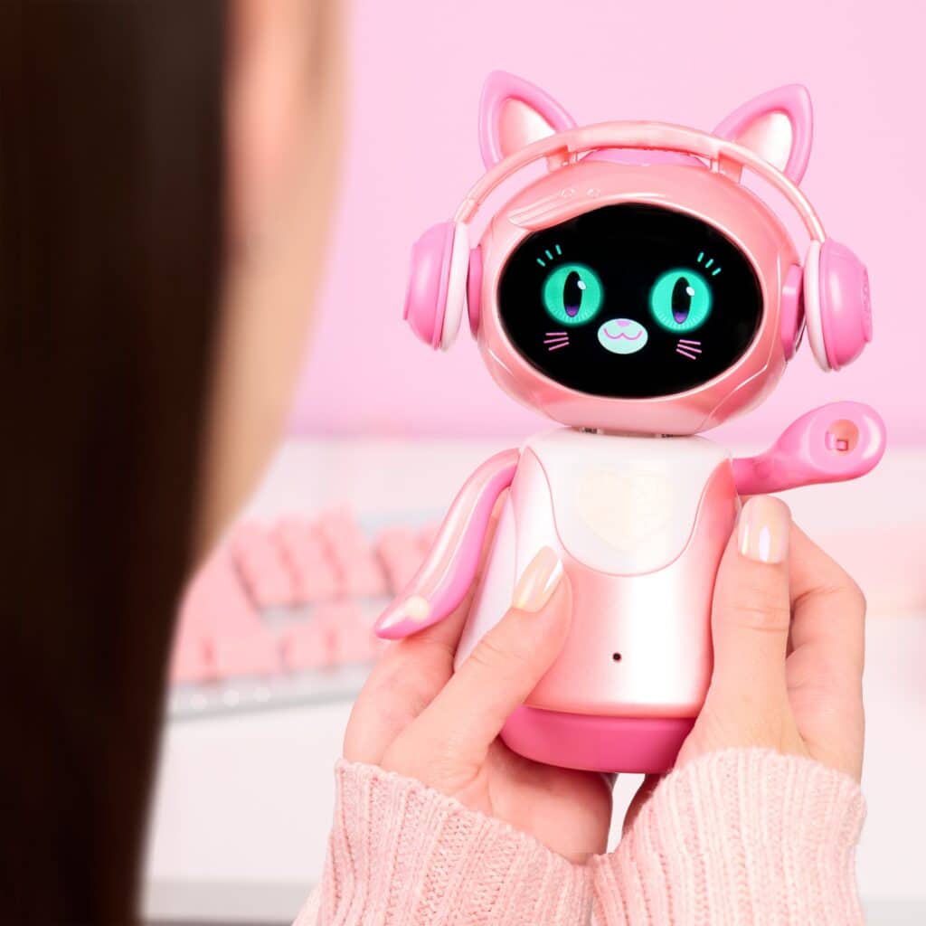 Der EmotoBOT von Just Play hat eine eigene Persönlichkeit