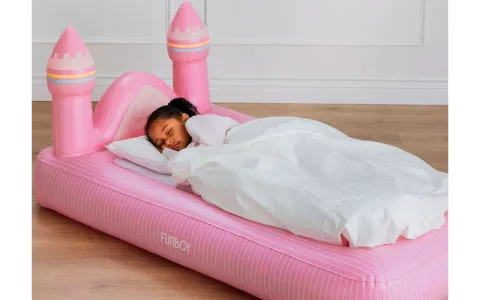 Zoome dich in die Träume mit den limitierten Pyjama-Party-Betten von Funboy!