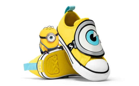 Der Film „Minions und Monster“ bringt Spannung auch auf die Converse-Schuhe der Kinder