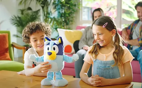 Unsere Generation Tina Regenbogenhaar-Puppe