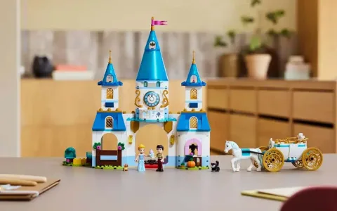 Familien können mit den erneuerten aufblasbaren Rutschen von Wham-O in den Sommerspaß rutschen.