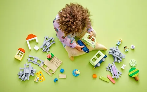 Kinder können ihr Wissen mit dem Hasbro Wer ist es? Pokémon Brettspiel testen