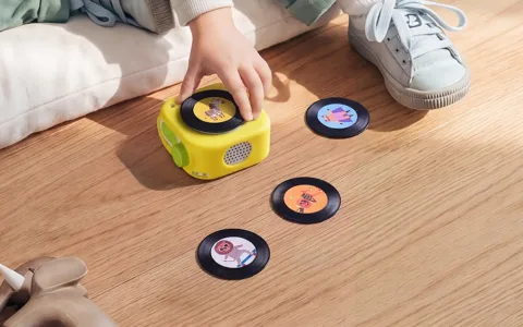 Chechirp Spin Musikspielzeug für Kleinkinder
