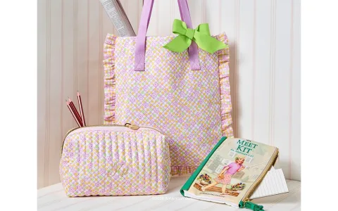 Die Kinder können sich mit ihren Puppen in diesen stilvollen, American Girl-Themen Taschen verkleiden