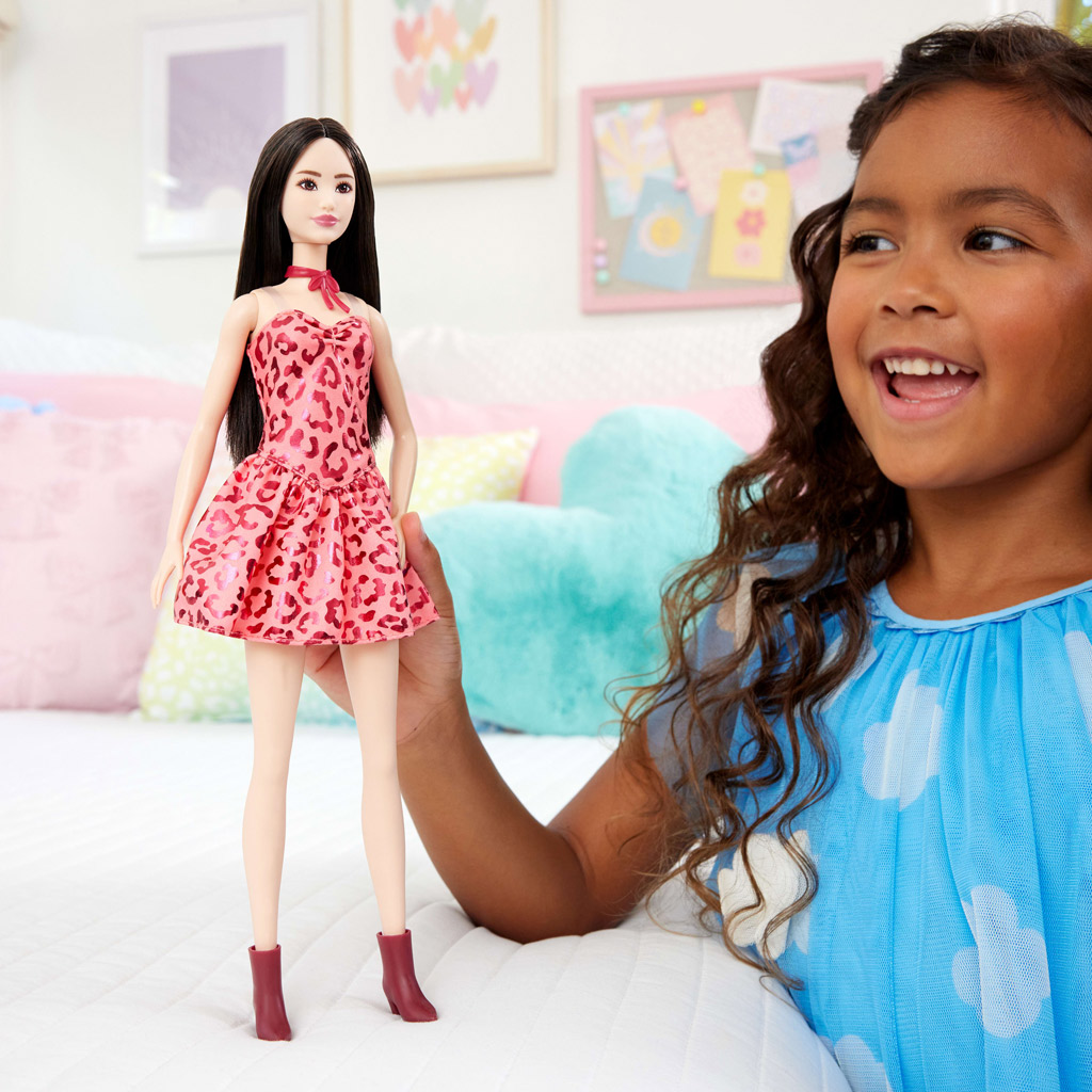 Barbie: Fashionista Freundinnen mit braunen Haaren stilvolle Modepuppe im Leopardenmuster-Kleid – Mattel Bild 5