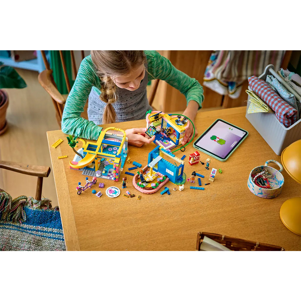 LEGO® Friends: Heartlake City Klubhaus (42689) Bild 10