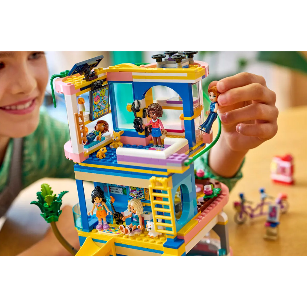 LEGO® Friends: Heartlake City Klubhaus (42689) Bild 8