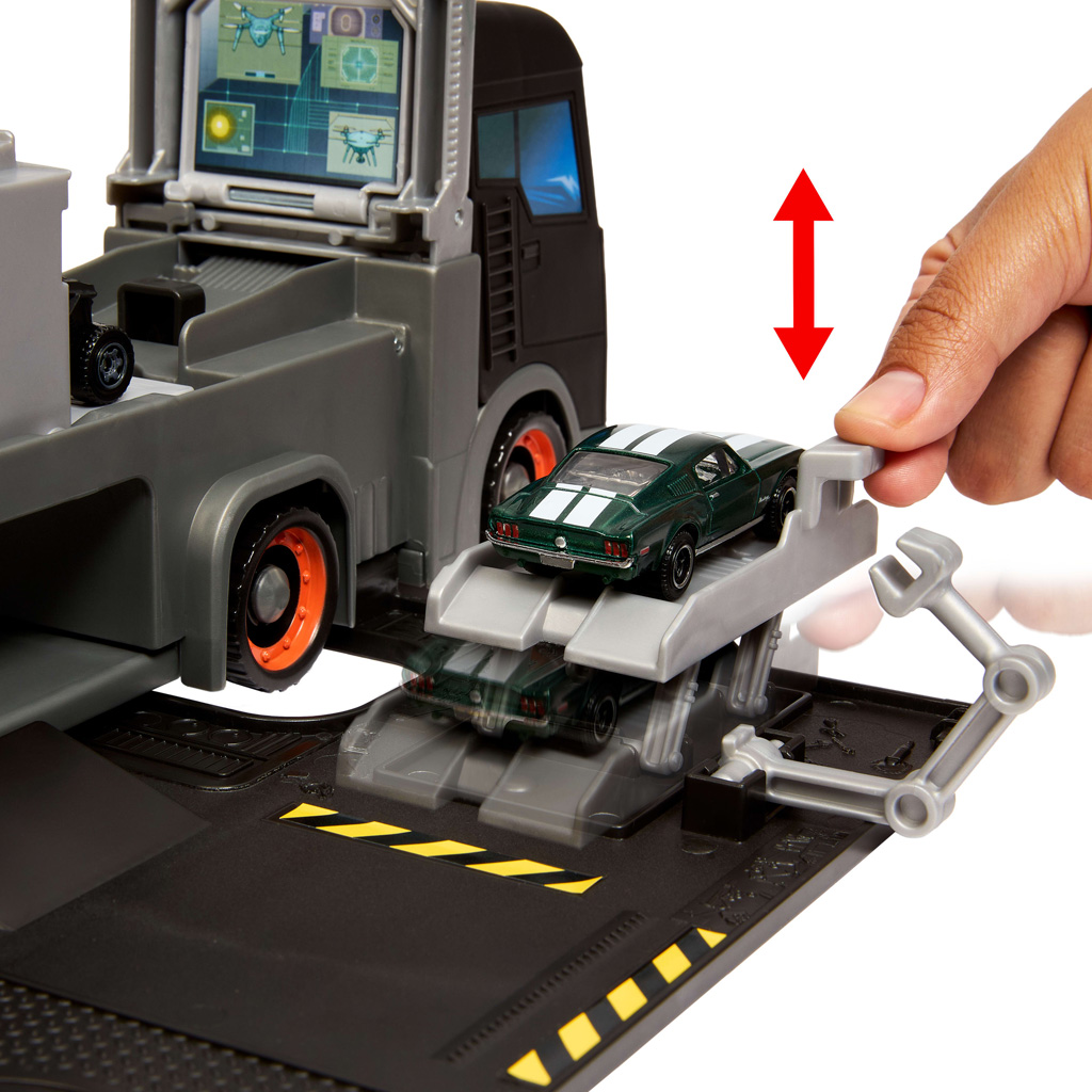 Matchbox Der Film: 2 in 1 Mercedes Transporter und umwandelbare Rennbahn – Mattel Bild 2