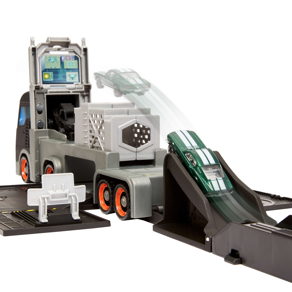 Matchbox Der Film: 2 in 1 Mercedes Transporter und umwandelbare Rennbahn – Mattel Bild 5