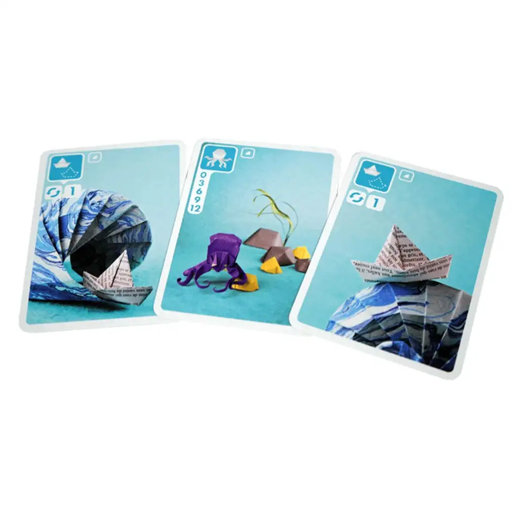 Papierboot auf dem Meer Kartenspiel Bild 3