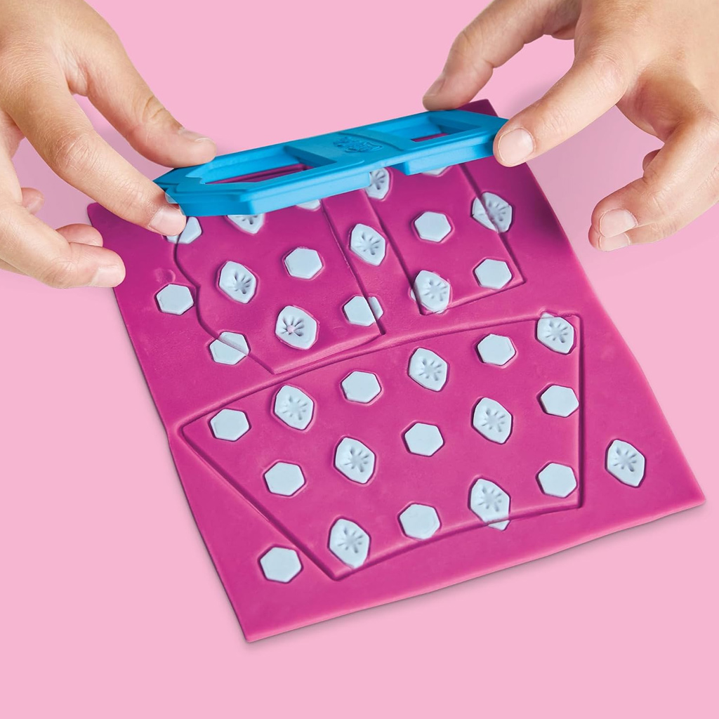Play-Doh: Barbie Glitzer Schmuck und Bänder Knetset mit Puppe – Hasbro Bild 3