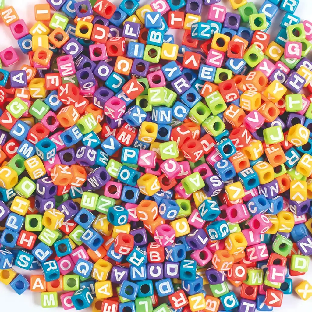 PlayBox: Bunte Buchstaben Perlen Set 300 Stück 7x7x7mm Bild 1