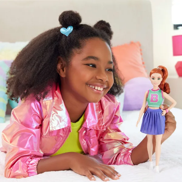 Barbie Fashionista stilvolle Puppe mit roten Haaren im lila Rock – Mattel Bild 5
