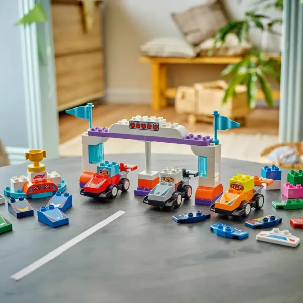 LEGO® DUPLO®: F1® Rennwagen und Fahrer (10445) Bild 3