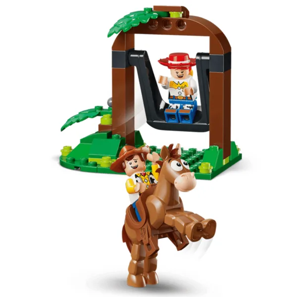 LEGO® Disney™ Toy Story: Blazes Reitstall (43304) Bild 2