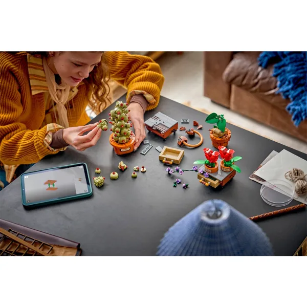 LEGO® Harry Potter™: Pflanzen des Kräuterkundeunterrichts in Hogwarts (76474) Bild 4