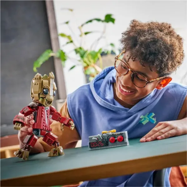 LEGO® Marvel: Groot im Ravager-Anzug (76341) Bild 4