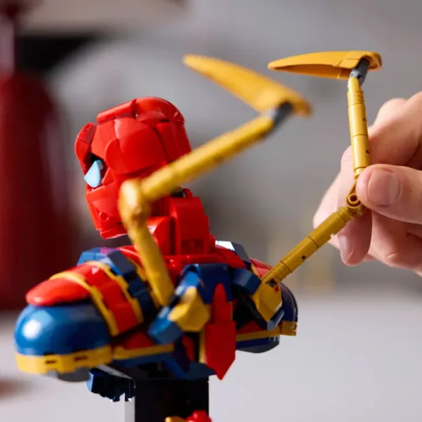 LEGO® Marvel: Iron Spider-Man Büste (76326) Bild 3