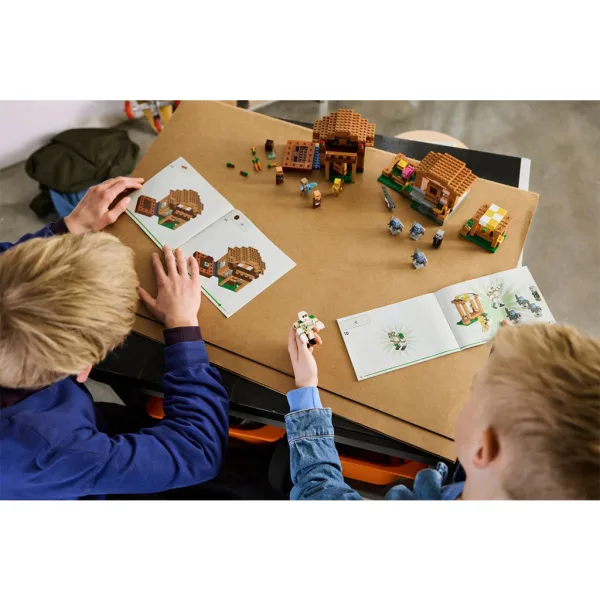 LEGO® Minecraft: Beschwörerangriff im Dorf (21596) Bild 11