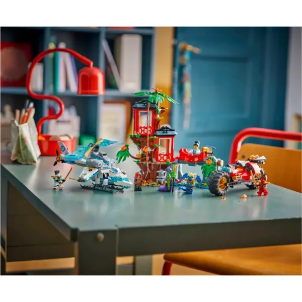LEGO® Ninjago: Kampf der Ninja-Fahrzeuge am Baumhaus (71857) Bild 5
