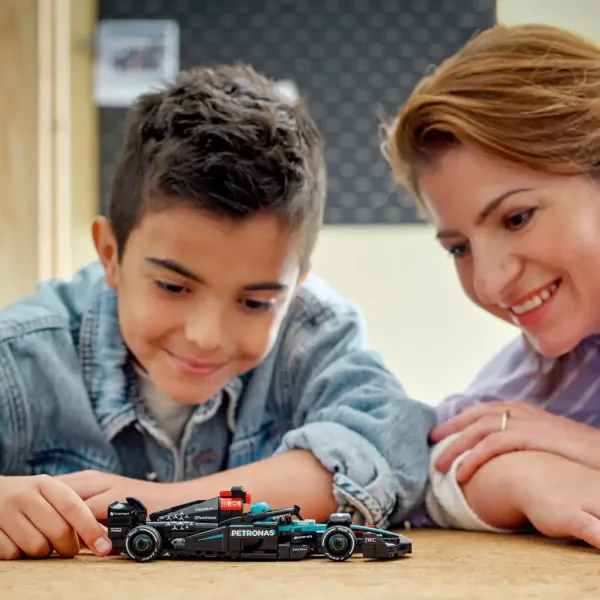 LEGO® Speed Champions: Mercedes-AMG F1® W15 Rennwagen (77244) Bild 6