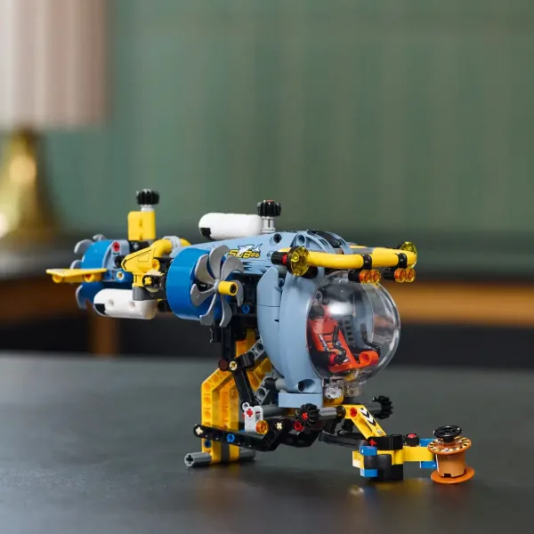 LEGO® Technic: Tiefsee-Forschungs-U-Boot (42201) Bild 3