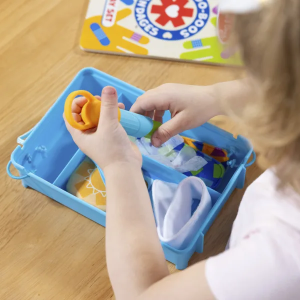 Melissa & Doug: Boo-boos & Bandagen Erste-Hilfe-Set – Spin Master Bild 4