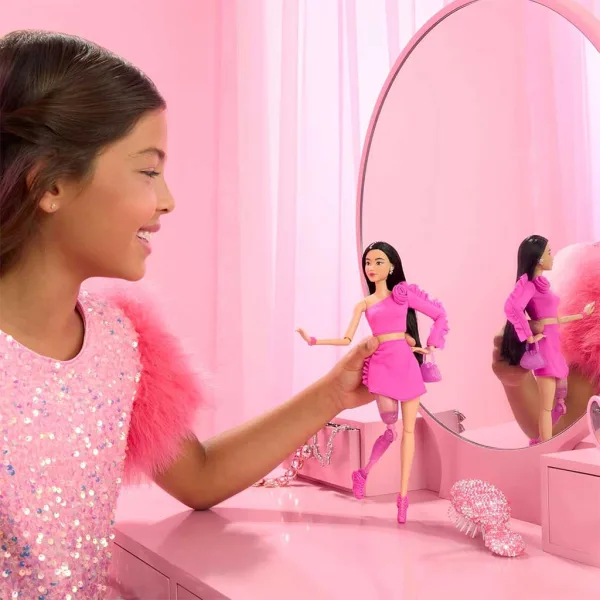Barbie: Trendige Freundinnen - Schwarzhaarige Puppe - Mattel Bild 3