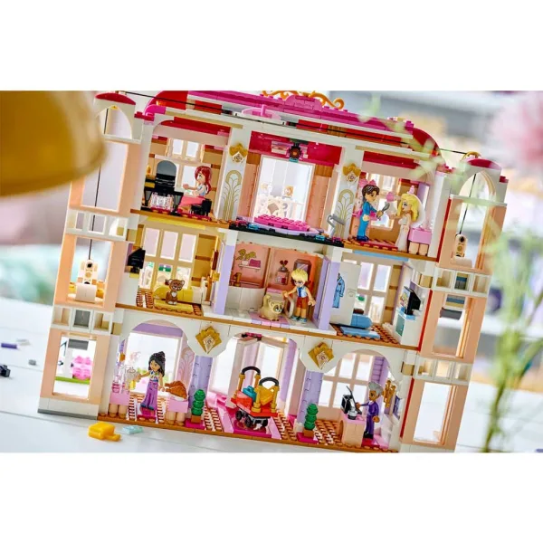 LEGO® Friends: Heartlake City Grand Hotel (42704) Bild 8