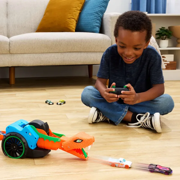 Hot Wheels: Lass uns Rennen Fernbedienungs-Autokiller-Schlange mit Kleinwagen – Mattel Bild 3