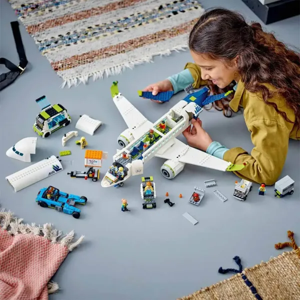 LEGO® City: Passagierflugzeug (60367) Bild 9