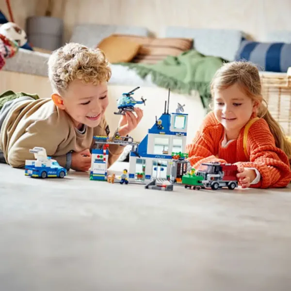 LEGO® City: Polizeiwache (60316) Bild 3