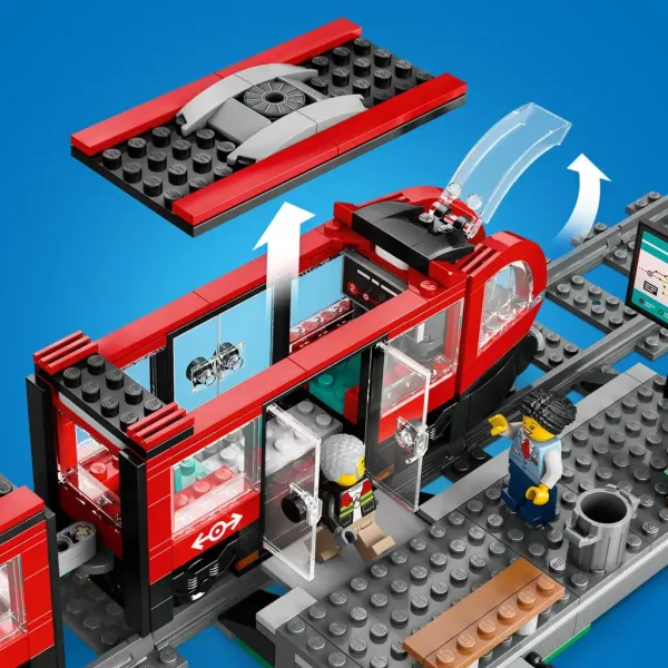 LEGO® City: Straßenbahn und Haltestelle in der Innenstadt (60423) Bild 7