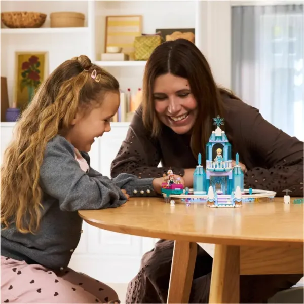 LEGO® Disney: Elsas Eiskönigreich und ihre Schlittenabenteuer (43281) Bild 4