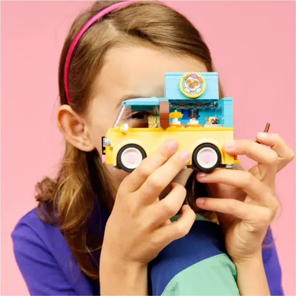 LEGO® Friends: Lastwagen mit Haustier-Zubehör (42678) Bild 4