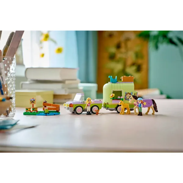 LEGO® Friends: Pferde- und Fohlenanhänger (42695) Bild 9