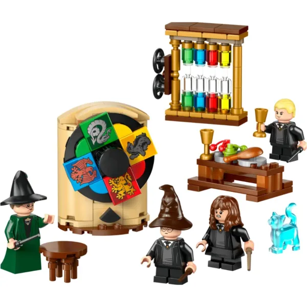 LEGO® Harry Potter: Hogwarts™ Schloss: Die Auswahlzeremonie des Sprechenden Hutes (76460) Bild 2
