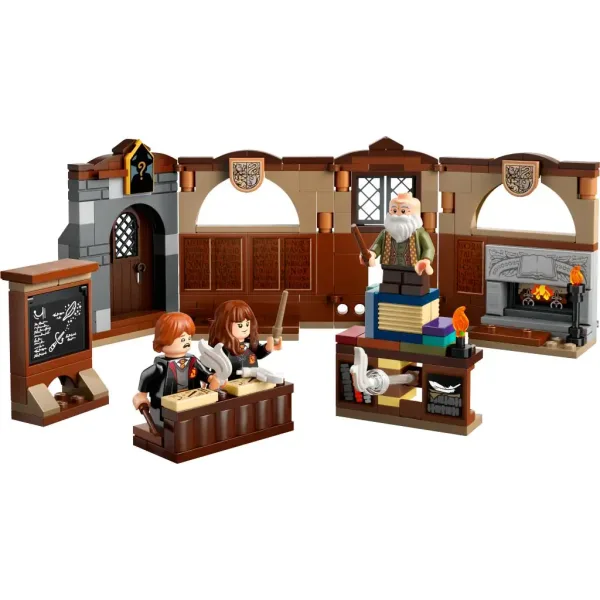 LEGO® Harry Potter: Hogwarts™ Schloss - Zauberkunde (76442) Bild 2