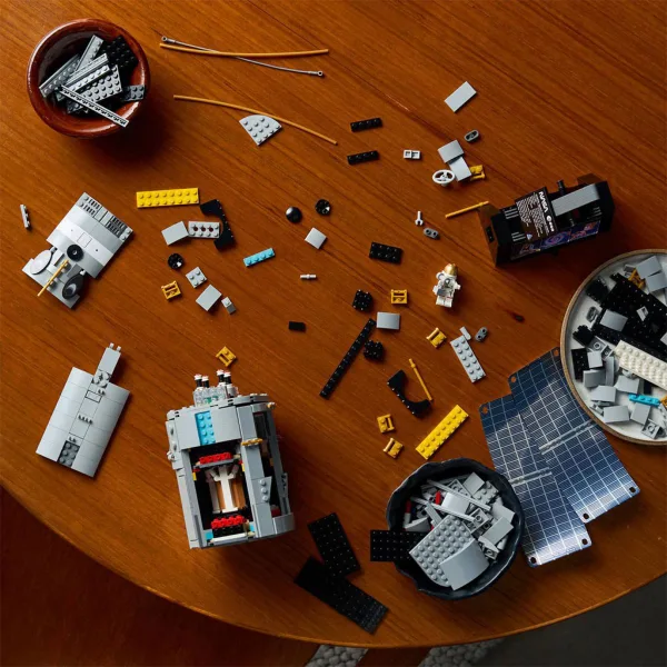 LEGO® Icons: Hubble-Weltraumteleskop (11383) Bild 15