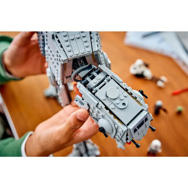 LEGO® Star Wars™: Der AT-AT™-Läufer des Wiedergeborenen Imperiums mit INT-4 Bild 13