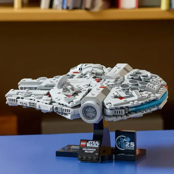 LEGO® Star Wars™: Millenniumfalke™ (75375) Bild 5