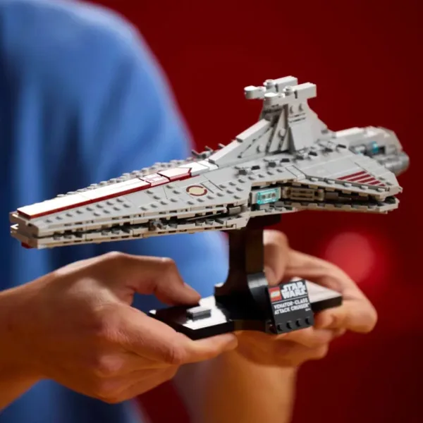 LEGO® Star Wars™: Venator-Klasse Angriffskreuzer (75441) Bild 2