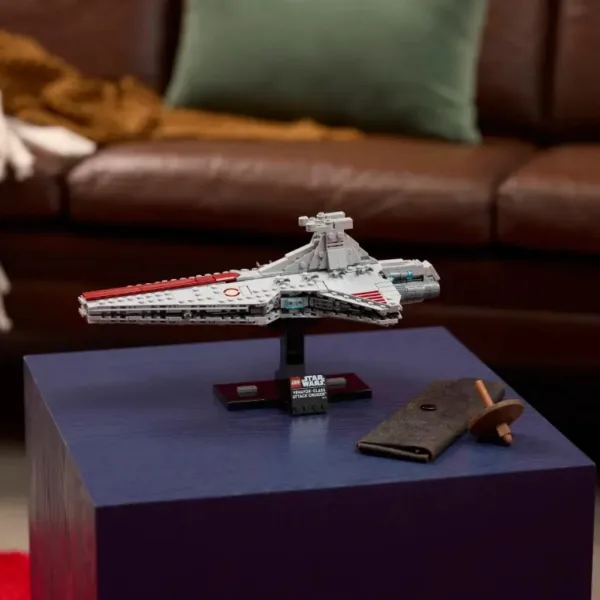 LEGO® Star Wars™: Venator-Klasse Angriffskreuzer (75441) Bild 3