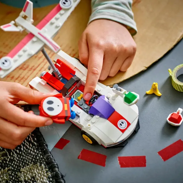 LEGO® Super Mario™: Mario Kart™ – Shy Guy und P-Wing (72045) Bild 7