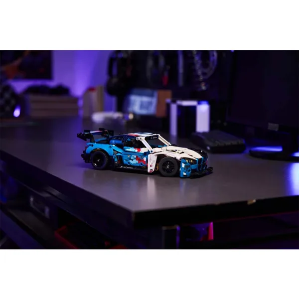 LEGO® Technic: BMW M4 GT3 EVO Rennwagen (42226) Bild 7