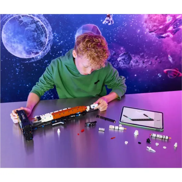 LEGO® Technic: NASA Artemis Raketenstartsystem (42221) Bild 5