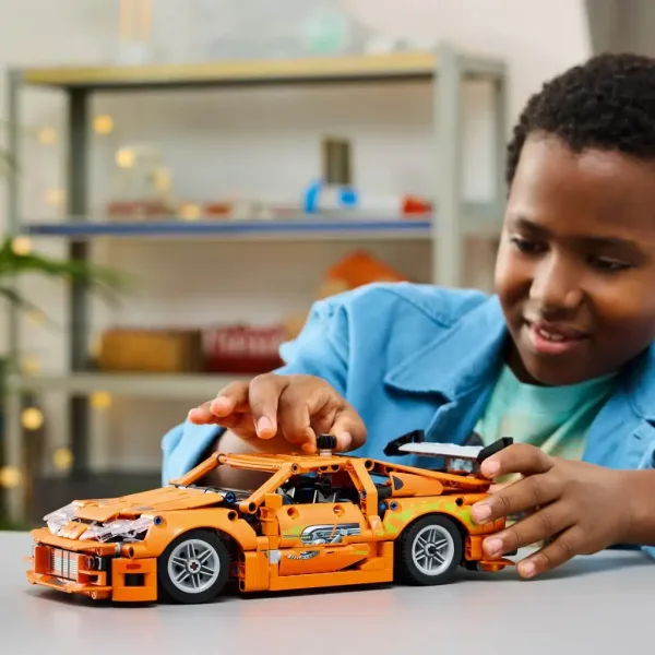 LEGO® Technic: Schnell und Böse Toyota Supra MK4 (42204) Bild 4