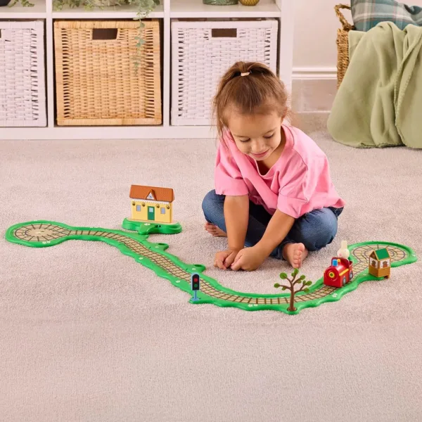 Peppa Wutz Whizz-Around Hase Rebekka mit rotem Zug Spielset Bild 4
