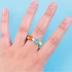 PlayBox: Bunte fädelbare Kunststoffperlen, 2–3 mm, 500-g-Packung Bild 2